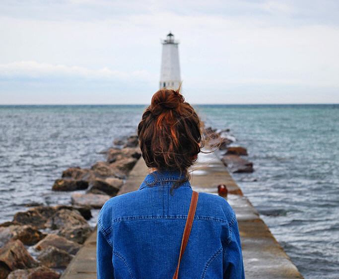 Walking to Lighthouse